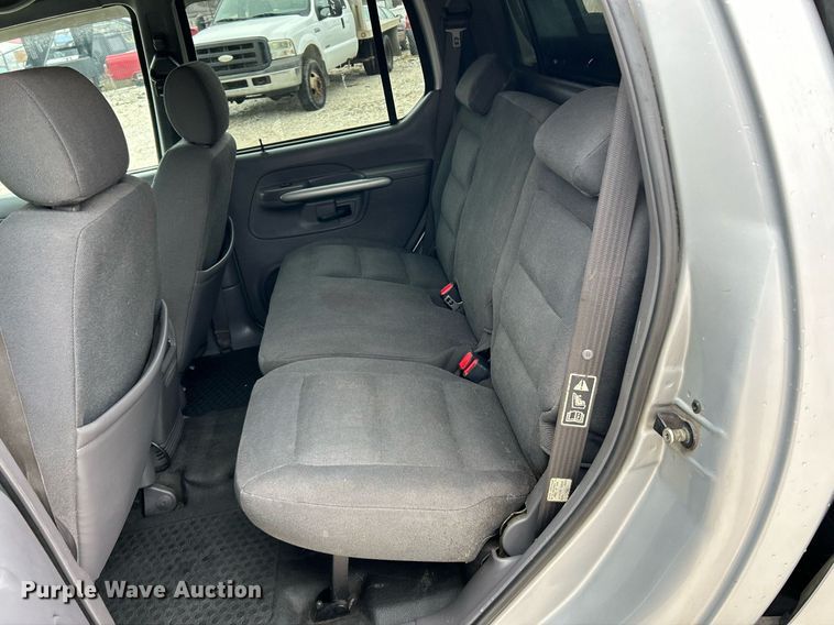 image for item NE9760 2002 Ford Explorer Sports Trac SUV