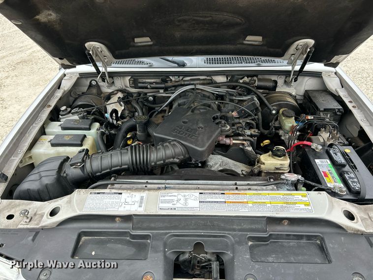 image for item NE9760 2002 Ford Explorer Sports Trac SUV