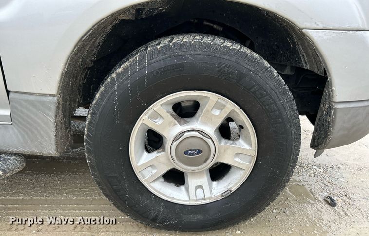 image for item NE9760 2002 Ford Explorer Sports Trac SUV