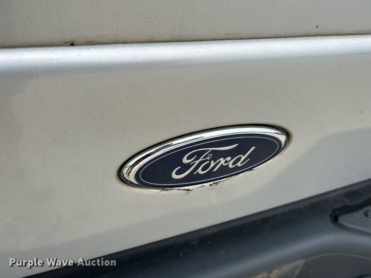 image for item NE9760 2002 Ford Explorer Sports Trac SUV