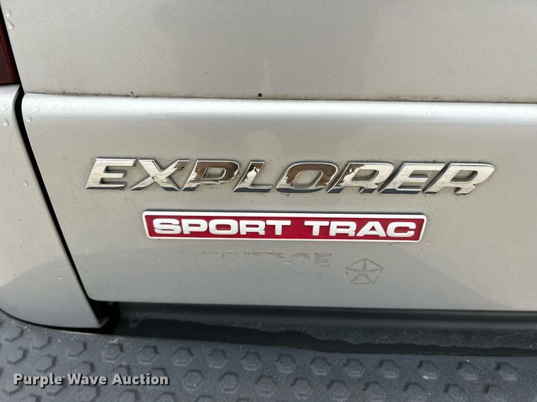image for item NE9760 2002 Ford Explorer Sports Trac SUV