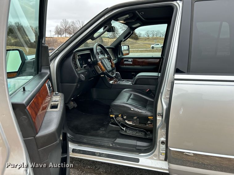 image for item NE9764 2012 Lincoln  Navigator  SUV