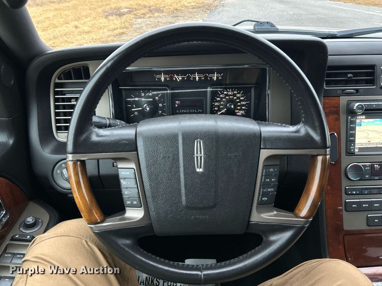 image for item NE9764 2012 Lincoln  Navigator  SUV