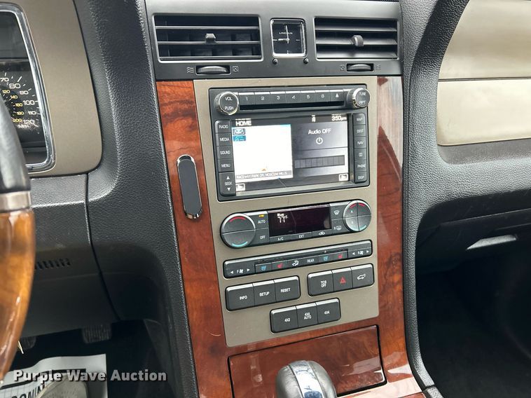 image for item NE9764 2012 Lincoln  Navigator  SUV
