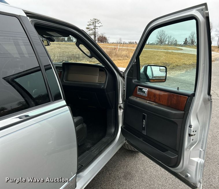 image for item NE9764 2012 Lincoln  Navigator  SUV