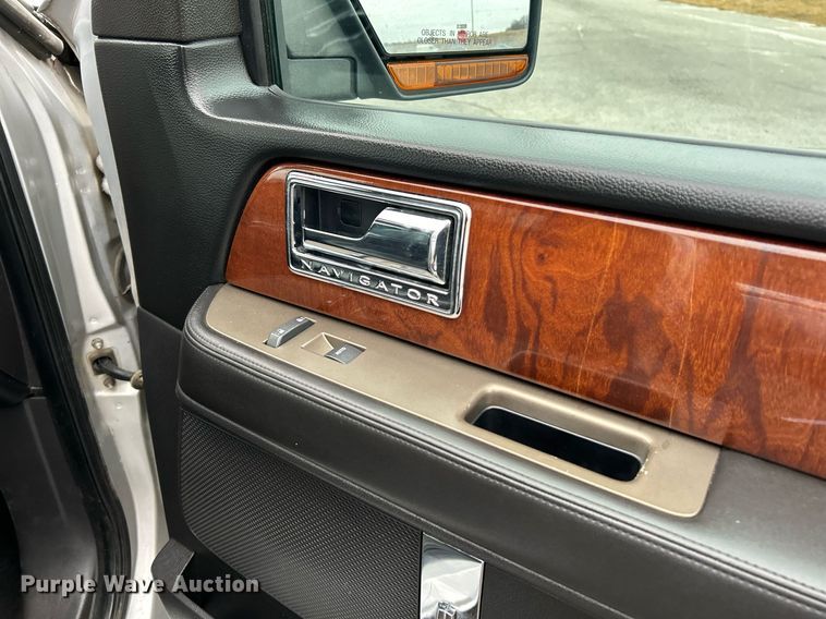 image for item NE9764 2012 Lincoln  Navigator  SUV