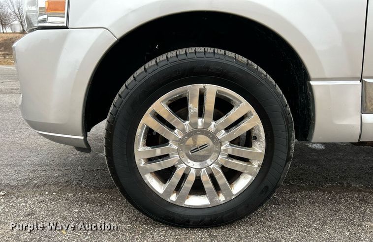 image for item NE9764 2012 Lincoln  Navigator  SUV