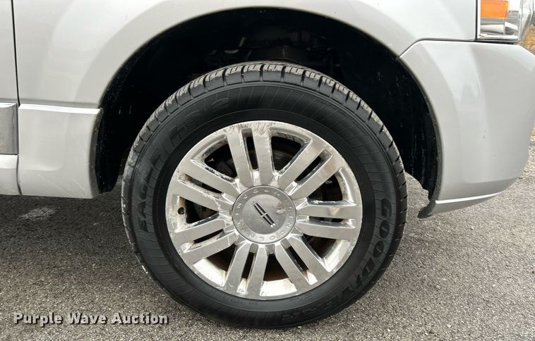 image for item NE9764 2012 Lincoln  Navigator  SUV