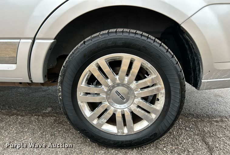 image for item NE9764 2012 Lincoln  Navigator  SUV