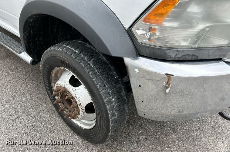 image for item NE9766 2014 Dodge  Ram 4500 Crew Cab flatbed truck