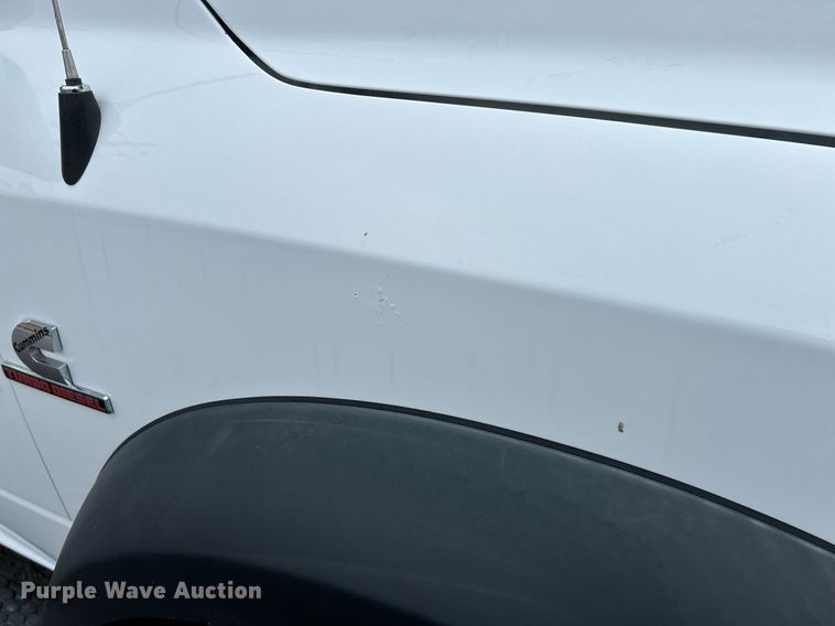 image for item NE9766 2014 Dodge  Ram 4500 Crew Cab flatbed truck