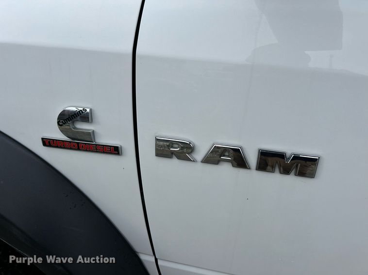 image for item NE9766 2014 Dodge  Ram 4500 Crew Cab flatbed truck