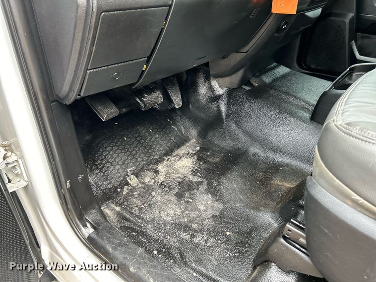 image for item NE9766 2014 Dodge  Ram 4500 Crew Cab flatbed truck