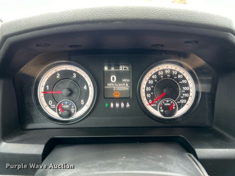 image for item NE9766 2014 Dodge  Ram 4500 Crew Cab flatbed truck