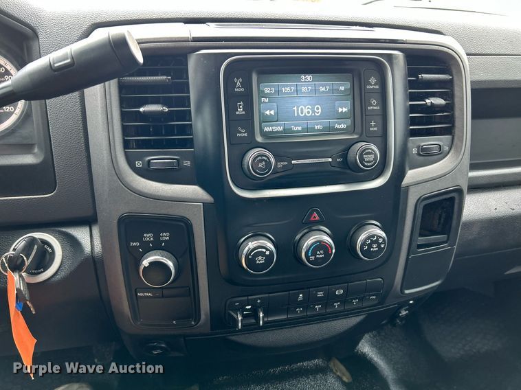 image for item NE9766 2014 Dodge  Ram 4500 Crew Cab flatbed truck