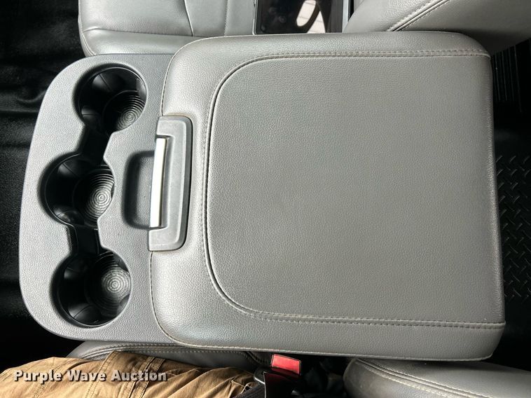 image for item NE9766 2014 Dodge  Ram 4500 Crew Cab flatbed truck