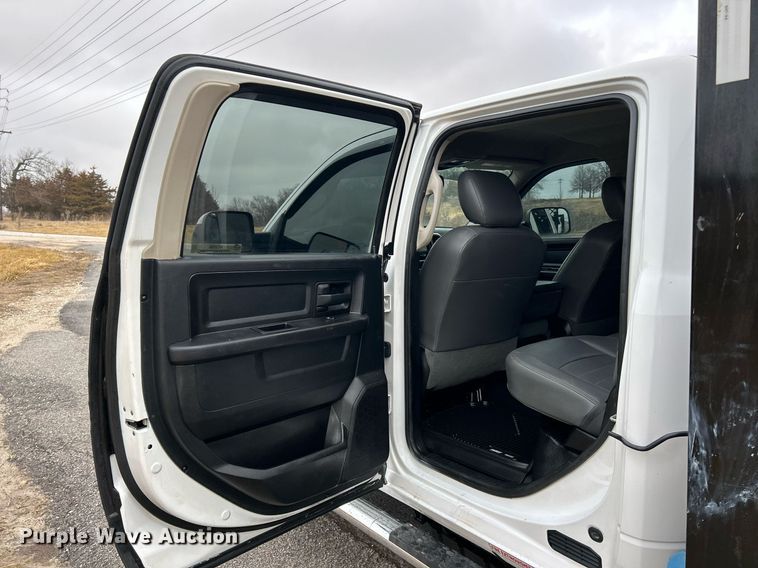 image for item NE9766 2014 Dodge  Ram 4500 Crew Cab flatbed truck