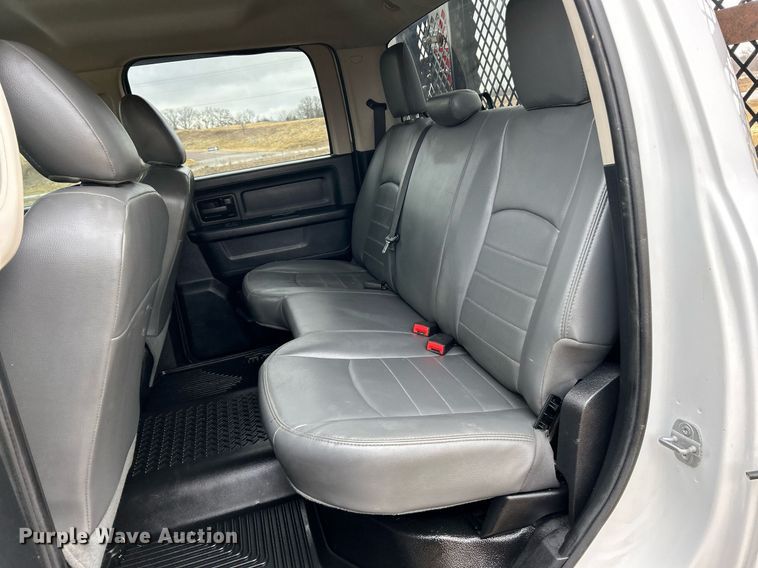image for item NE9766 2014 Dodge  Ram 4500 Crew Cab flatbed truck