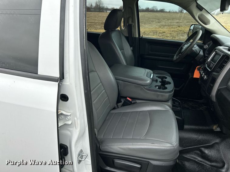 image for item NE9766 2014 Dodge  Ram 4500 Crew Cab flatbed truck