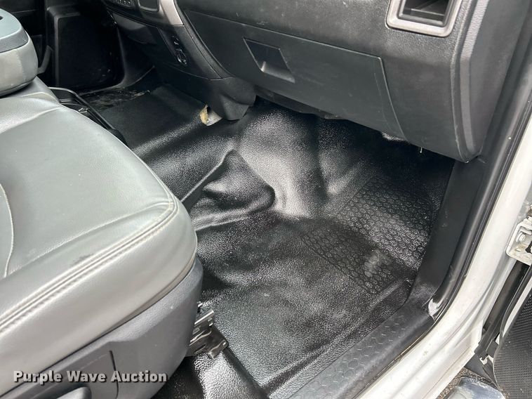 image for item NE9766 2014 Dodge  Ram 4500 Crew Cab flatbed truck