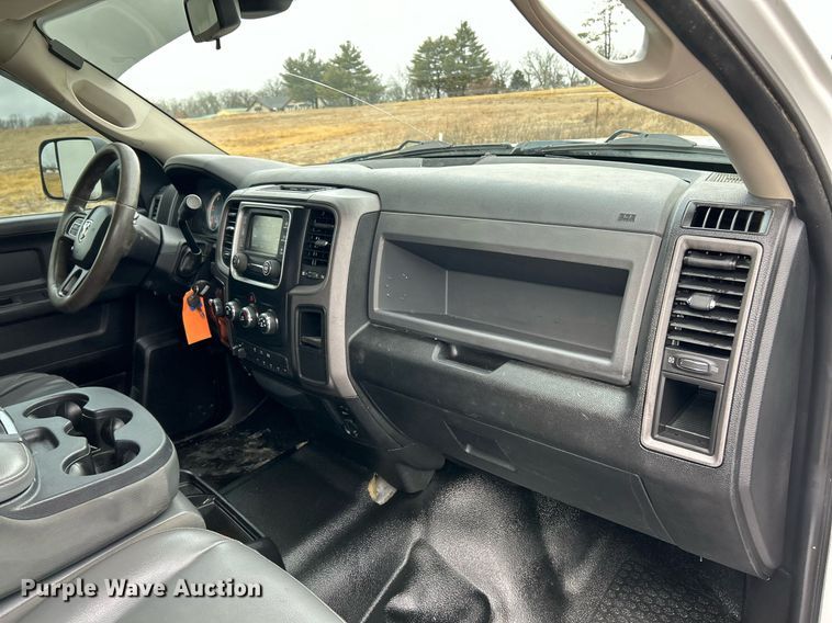 image for item NE9766 2014 Dodge  Ram 4500 Crew Cab flatbed truck