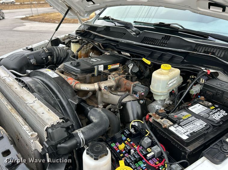 image for item NE9766 2014 Dodge  Ram 4500 Crew Cab flatbed truck