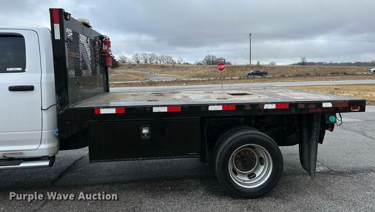 image for item NE9766 2014 Dodge  Ram 4500 Crew Cab flatbed truck
