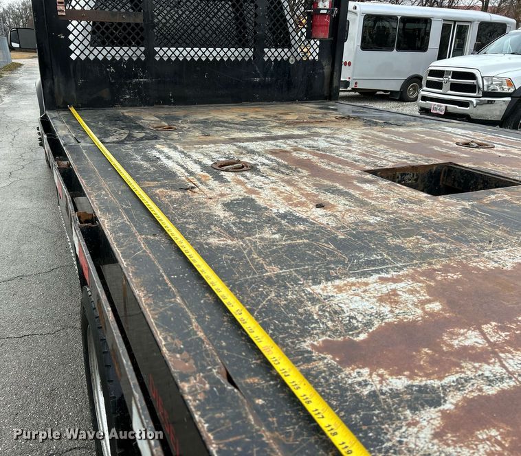 image for item NE9766 2014 Dodge  Ram 4500 Crew Cab flatbed truck