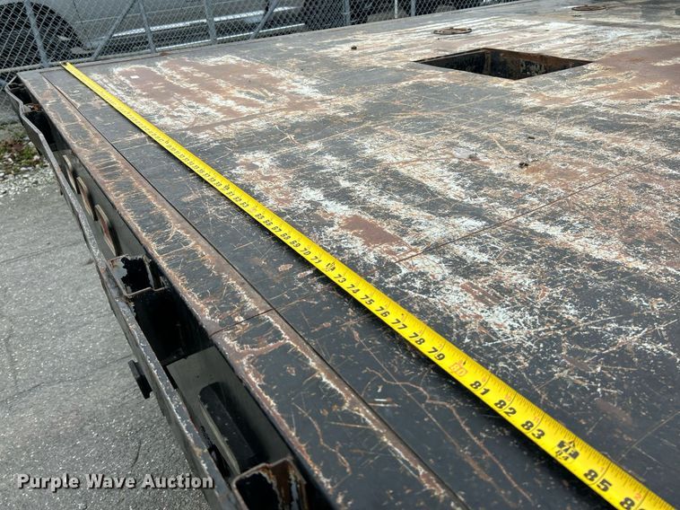 image for item NE9766 2014 Dodge  Ram 4500 Crew Cab flatbed truck