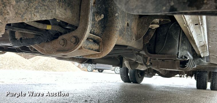 image for item NE9766 2014 Dodge  Ram 4500 Crew Cab flatbed truck