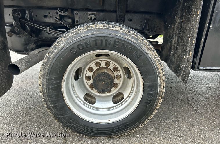 image for item NE9766 2014 Dodge  Ram 4500 Crew Cab flatbed truck