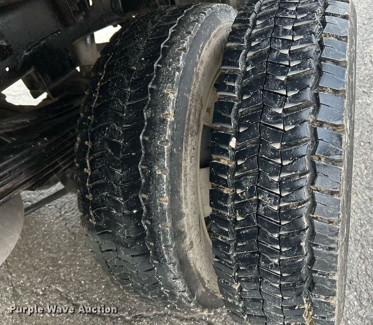 image for item NE9766 2014 Dodge  Ram 4500 Crew Cab flatbed truck