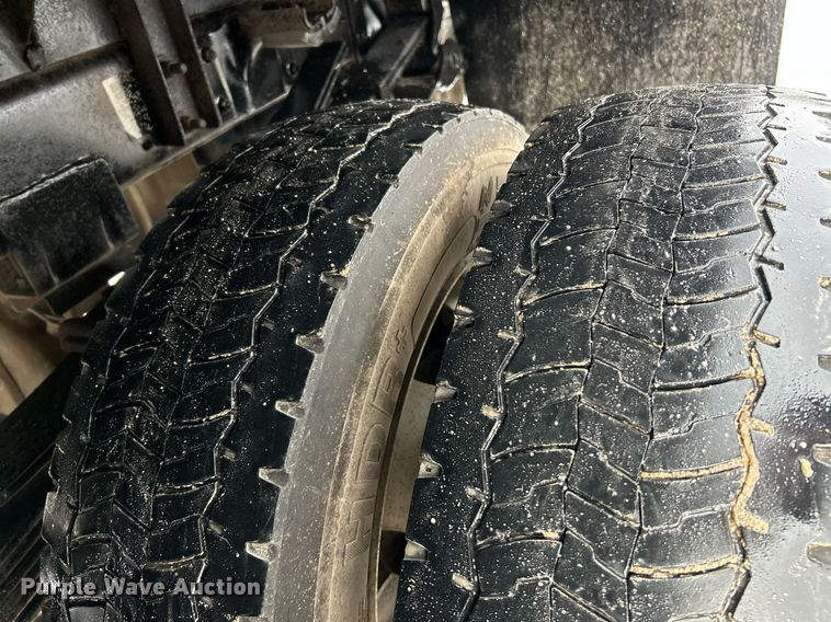 image for item NE9766 2014 Dodge  Ram 4500 Crew Cab flatbed truck