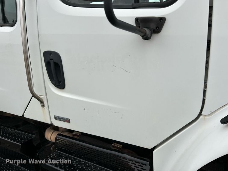 image for item NE9772 2010 Freightliner Business Class M2 crew cab utility / service truck