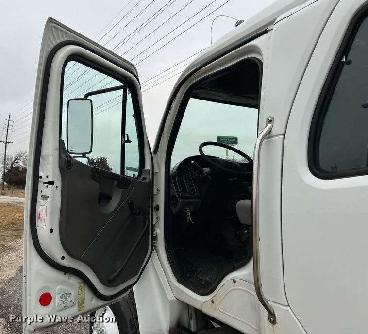 image for item NE9772 2010 Freightliner Business Class M2 crew cab utility / service truck