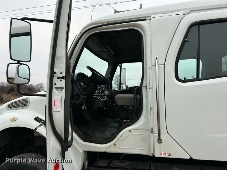 image for item NE9772 2010 Freightliner Business Class M2 crew cab utility / service truck