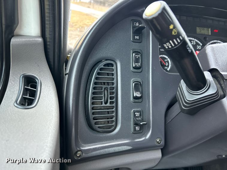 image for item NE9772 2010 Freightliner Business Class M2 crew cab utility / service truck