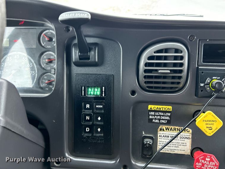 image for item NE9772 2010 Freightliner Business Class M2 crew cab utility / service truck