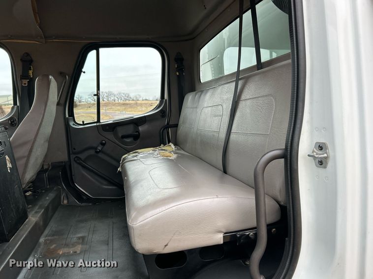 image for item NE9772 2010 Freightliner Business Class M2 crew cab utility / service truck