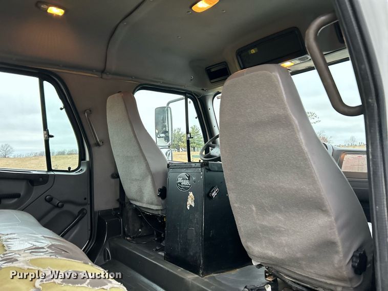 image for item NE9772 2010 Freightliner Business Class M2 crew cab utility / service truck