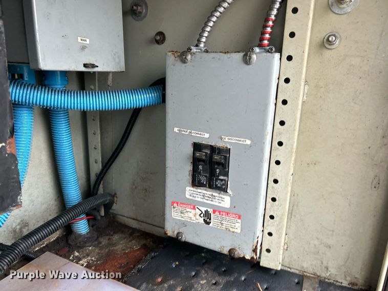 image for item NE9772 2010 Freightliner Business Class M2 crew cab utility / service truck