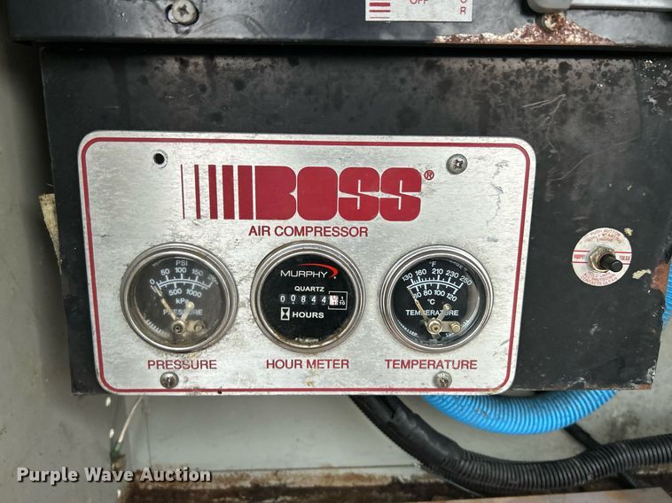 image for item NE9772 2010 Freightliner Business Class M2 crew cab utility / service truck