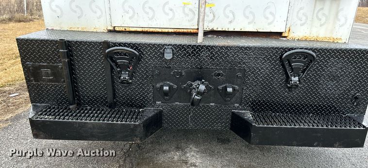 image for item NE9772 2010 Freightliner Business Class M2 crew cab utility / service truck