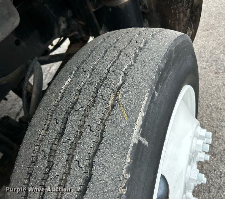 image for item NE9772 2010 Freightliner Business Class M2 crew cab utility / service truck