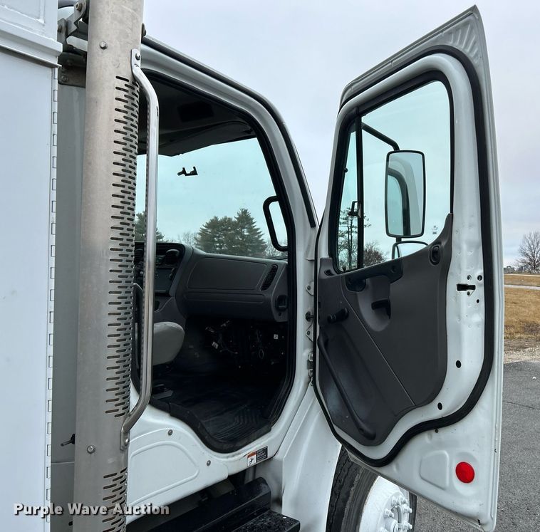 image for item NE9773 2012 Freightliner Business Class M2 utility / service truck