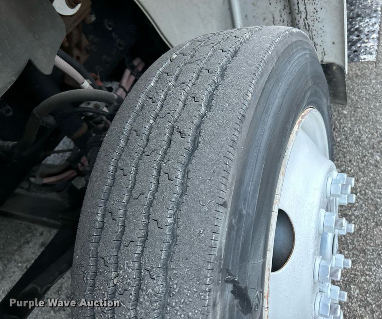 image for item NE9773 2012 Freightliner Business Class M2 utility / service truck