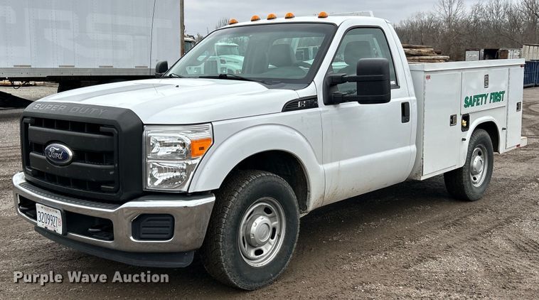 image for item NE9781 2011 Ford F250 Super Duty XL utility bed pickup truck