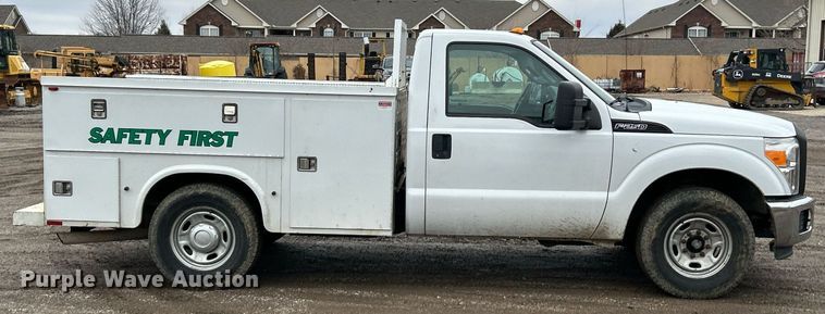 image for item NE9781 2011 Ford F250 Super Duty XL utility bed pickup truck