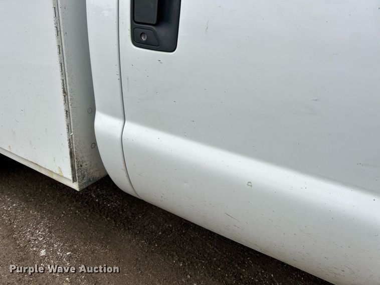 image for item NE9781 2011 Ford F250 Super Duty XL utility bed pickup truck