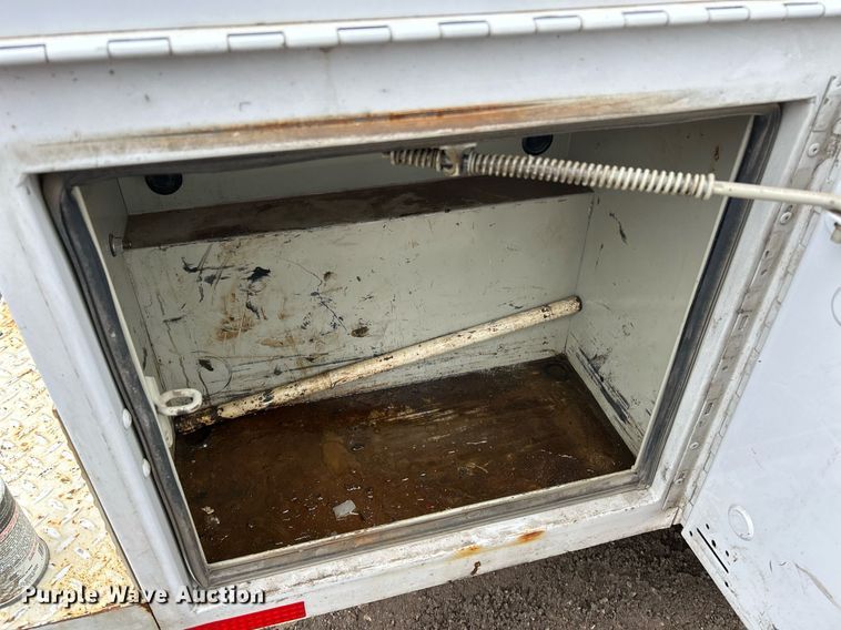 image for item NE9781 2011 Ford F250 Super Duty XL utility bed pickup truck